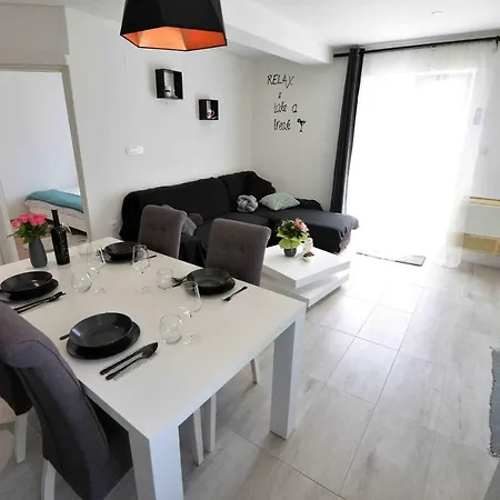 Lucy Apartment