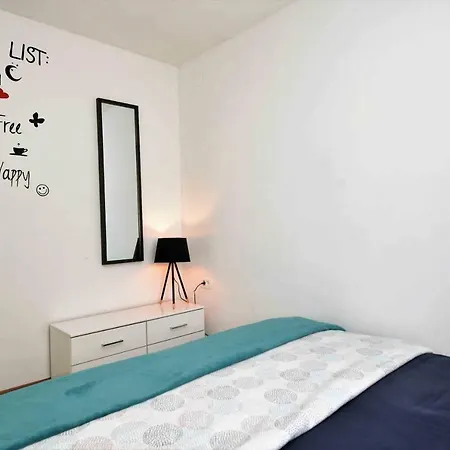 Lucy Apartament Murter